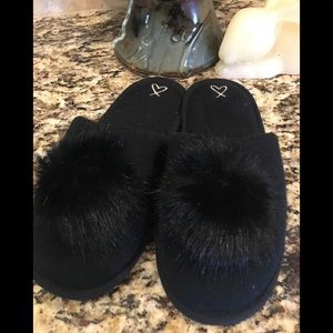Victoria’s Secret Black Large Pom Pom Slippers.